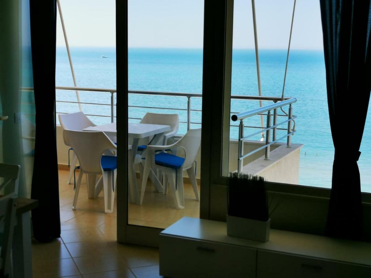 Matin Apartment Sea View Durrës Exteriör bild
